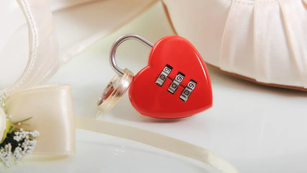 Online Dating Safety Tips: What You Need to Know